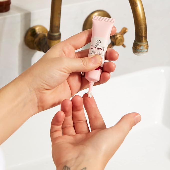 The Body Shop Vitamin E Eye Cream – Reduces the Appearance of Fine Lines – Refreshes & Hydrates – For All Skin Types – Vegan – 0.5 oz