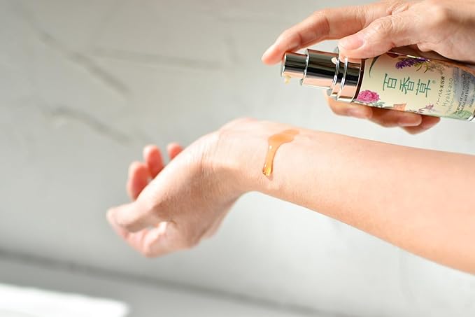 Hyakkaso Hyaluronic Acid & Herbs Serum, Natural Skincare, Hot Spring Onsen water & Minerals, Moisturing and Hydration, All Skin types 50ml 1.7 fl Oz with Mini Soap, Toner glass skin trabel