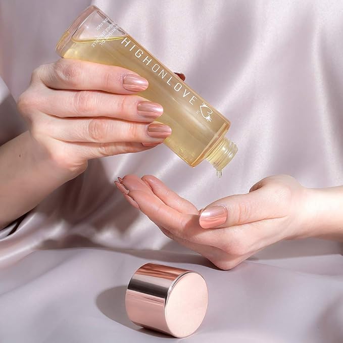 HIGHONLOVE Natural Body Oil with Hemp Seed, Grape Seed, & Vitamin E Oil - Moisturizing Body Glow with a Non-Greasy, Glowy Finish (120 ml) (Lychee Martini)