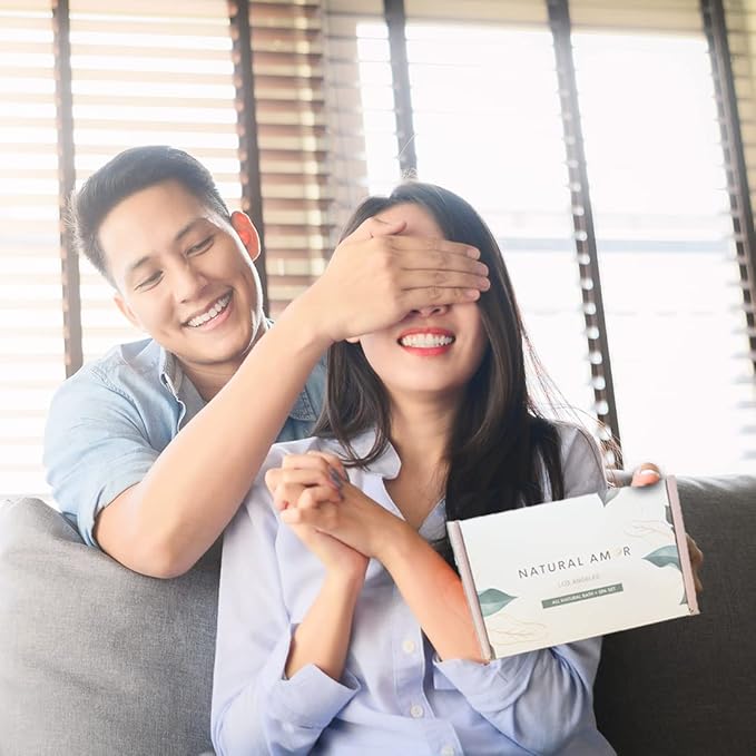 Natural Amor Relaxation Spa Gifts for Women,4pcs Gift Box Including Candle, Hand cream, Bath Bomb