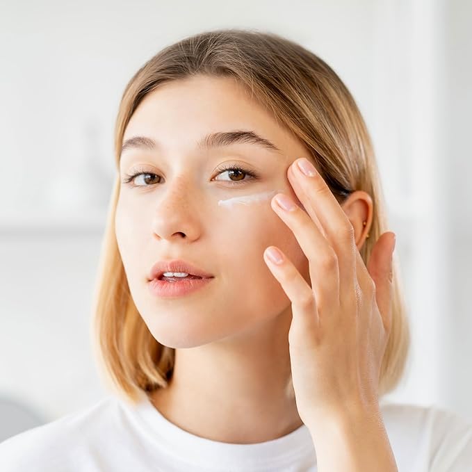 Amazon Basics Moisturizing Gel Eye Cream, 0.5 Fluid Ounces, 1-Pack