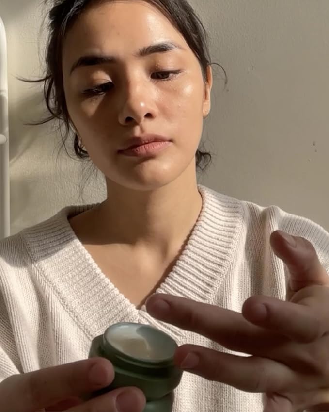 Cadence Travel Containers - Core Skincare Set - Magnetic Travel Capsules - 2 Small (0.56oz) & 3 Medium Capsules (1.32oz) with Cleanser, Moisturizer, Serum, Makeup Remover & Sun-Icon Label - Charcoal