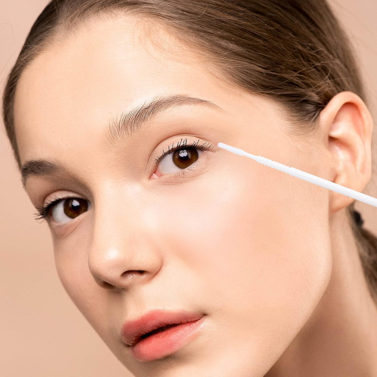 200PCS Micro Applicators Brushes Mini Cotton Swabs Remove Grafted Eyelash Glue Dedicated Brush Disposable Microswabs for Eyelash Extensions Make up and Lash Clean and Personal Care (White 1)