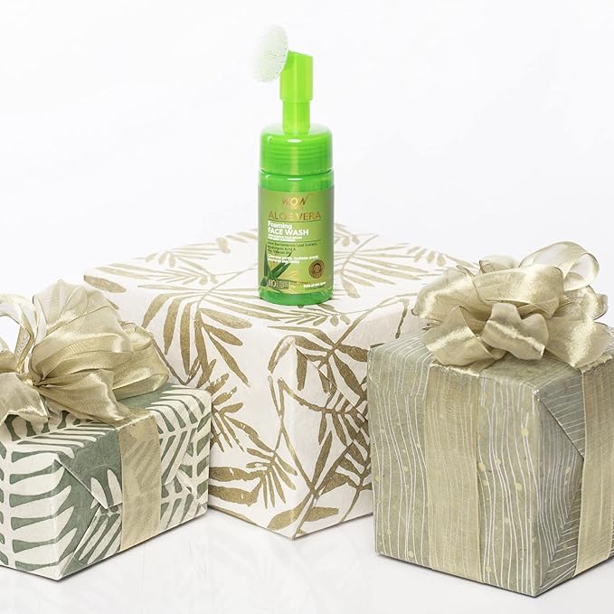 WOW Skin Science Aloe Vera Exfoliating Face Wash w/Soft Brush, Foaming Facial Cleanser For All Skin Types, Acne Face Wash for Women, Facial Skin Care Products, Men's Face Wash Facial Scrub (100ml)