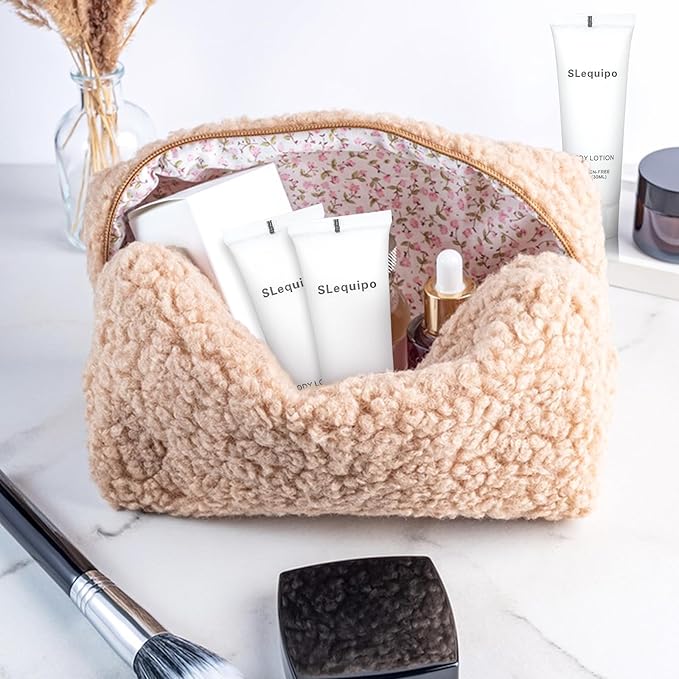 Travel Size Body Lotion Bulk (1 fl oz, 10 Pack), Refreshing Hotel Body Lotion, Mini and Small Size Body Lotion, Guest Hotel Toiletries in Bulk - Mini Body Lotion, Clear Container