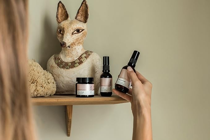 Women's Daily Serum, 30ml, Hydrate and Refine with CoQ10, Vitamin B3 and B5, Ginseng and Cranberry, Natural Ingredients, Vegan