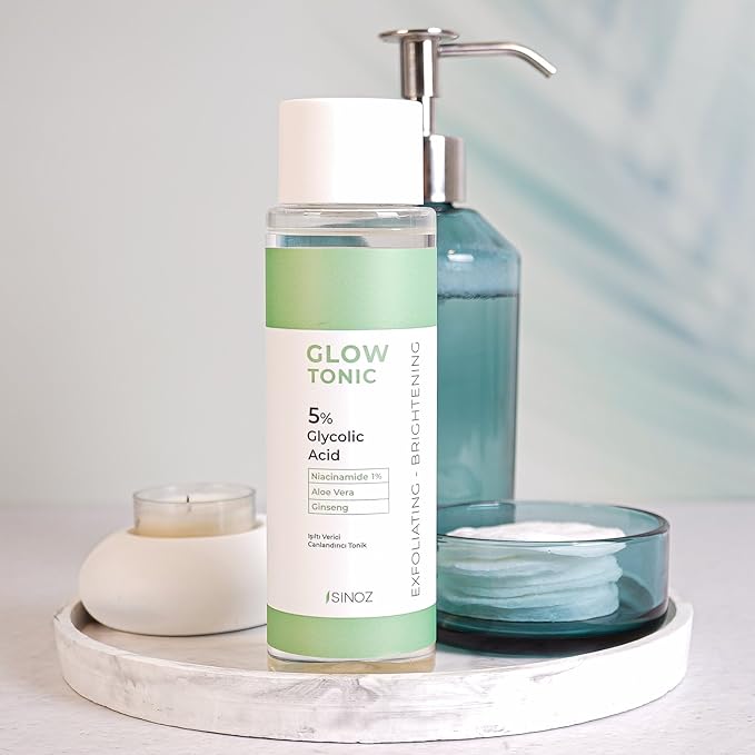 Glow Tonic | Pore Tightening, Exfoliating & Purifying | with Salicylic Acid, Niacinamide, Aloe Vera & Ginseng | Reduces Pores, Shine & Blackheads | Serum-Effective Formula | 200 ml