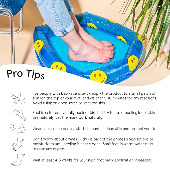 grace & stella Award-Winning Foot Peel Mask - Foot Peeling Mask with Aloe Vera - Moisturizing Foot Mask for Dry Cracked Feet - Foot Exfoliator for Baby Soft Feet (2 Pairs, Unscented)