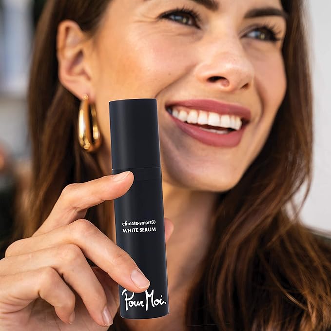 Pour Moi White Serum - Climate-Smart Anti-Aging with Retinol and Hyaluronic Acid, Fortified with Anti-Wrinkle Peptides and Vitamin A for Younger-Looking Skin in Mild Conditions